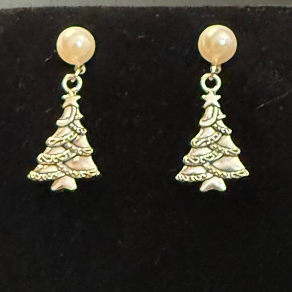 3/$17 Silver and Pearl Christmas Tree Stud Pierced Earrings - Picture 1 of 4